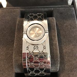 Gucci Twirl Watch
